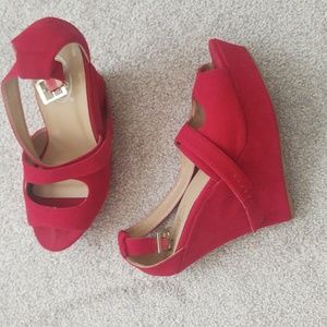 RED PLATFORMS SIZE 9